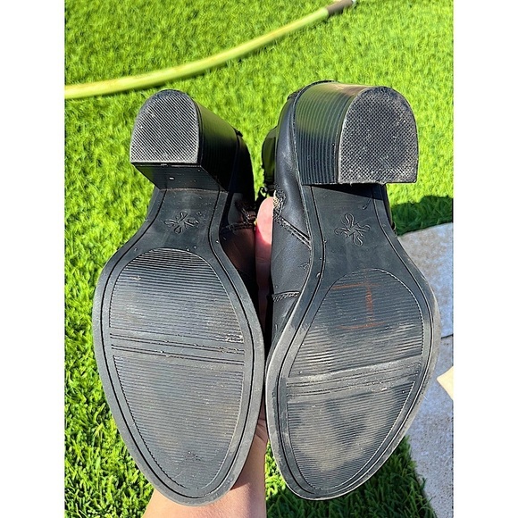 Simply Vera Vera Wang Leather Ankle Booties | Color: Black | Size: 6 Med - Picture 4 of 8